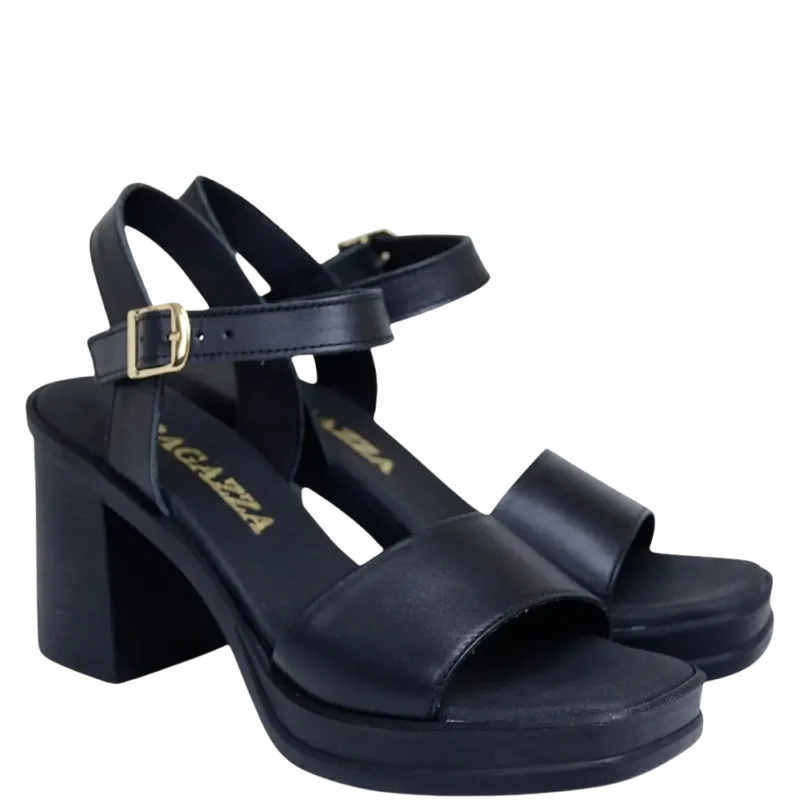 Μπροστινή όψη για τα γυναικεία πέδιλα block heel Ragazza 0794, με έμφαση στην κομψή, φαρδιά δερμάτινη φάσα στα δάχτυλα.