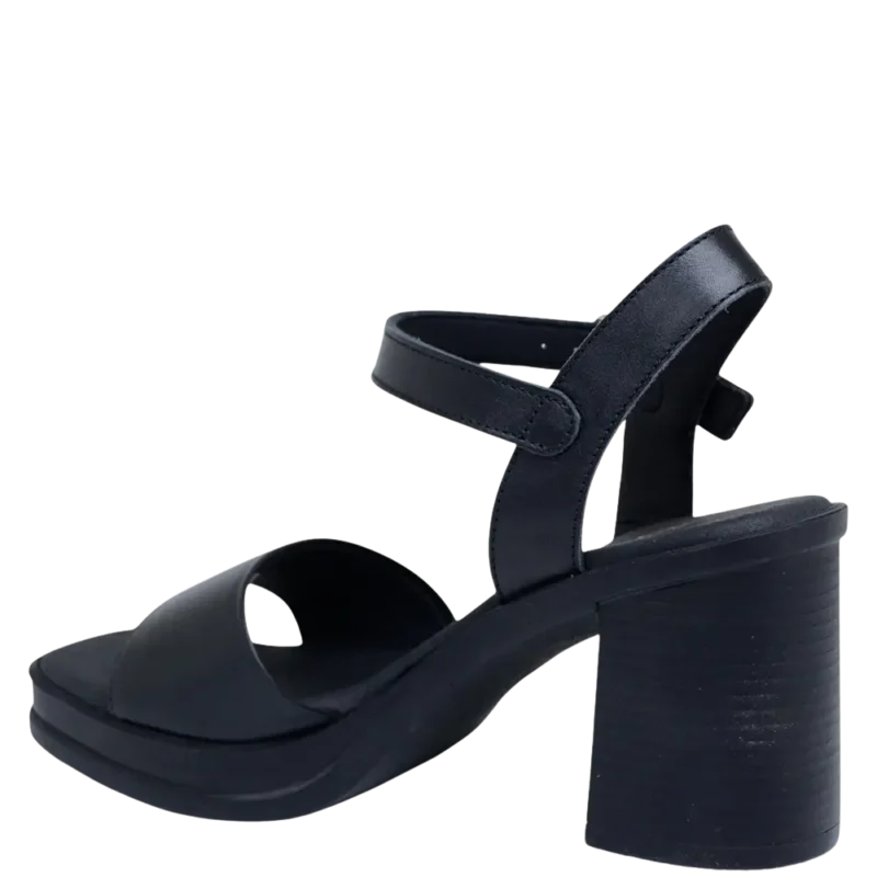 Επάνω όψη στα γυναικεία πέδιλα block heel Ragazza 0794, εστιάζοντας στον ανατομικό πάτο τεχνολογίας Dry Flex.